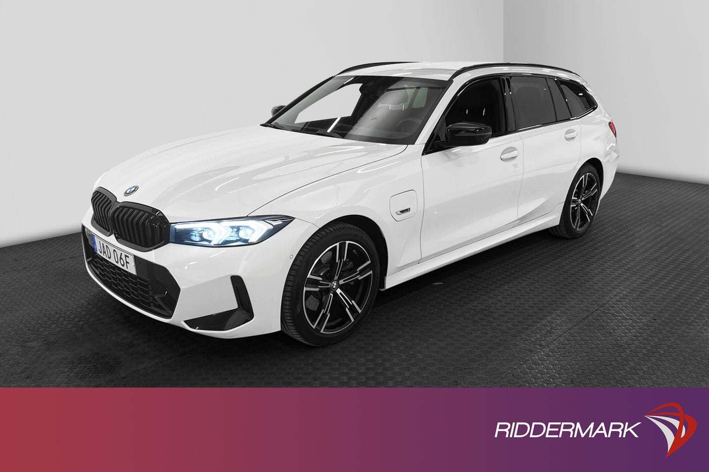 BMW 330e xDrive 292hk M Sport Widescreen H/K Kamera Drag