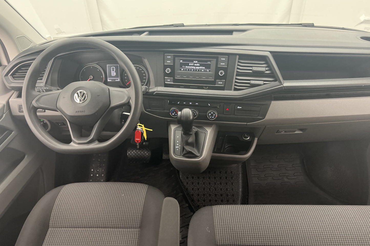 Volkswagen Transporter Kombi Lång 2.0TDI 9-Sits PDC Moms