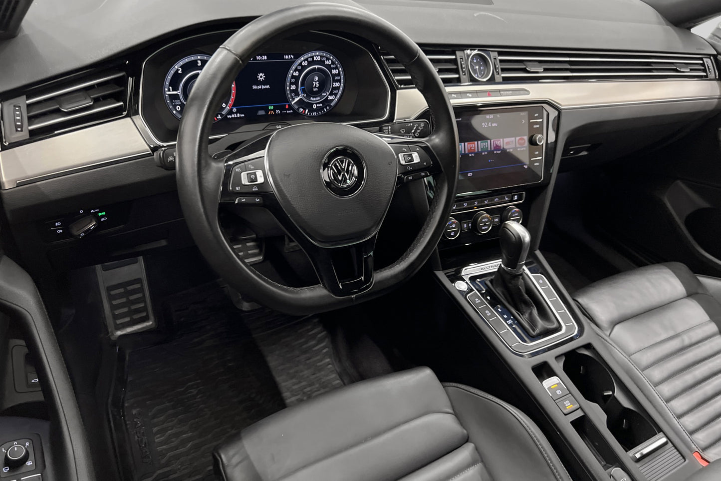 Volkswagen Passat Alltrack 2.0 TDI 4M 240hk Cockpit D-Värm