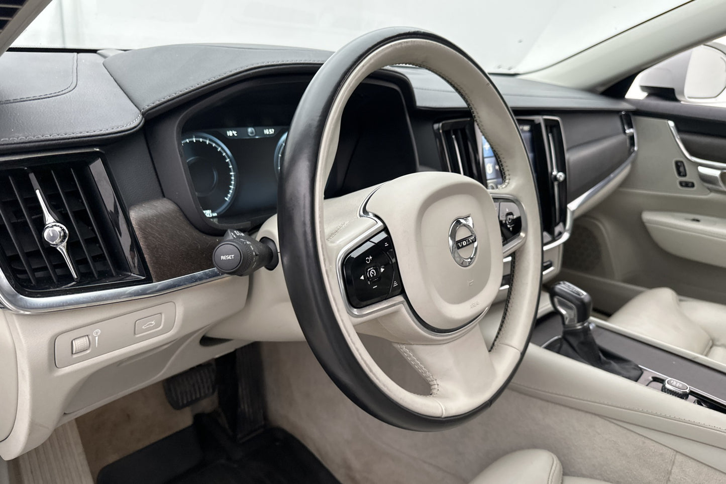 Volvo V90 CC D5 AWD Inscription VOC Drag HUD 360°kam 235hk