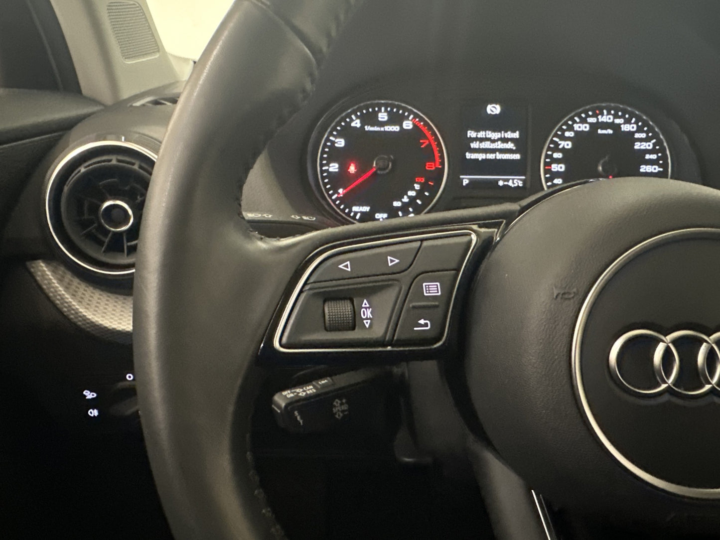 Audi Q2 35 TFSI 150hk Proline Sensorer CarPlay Välservad