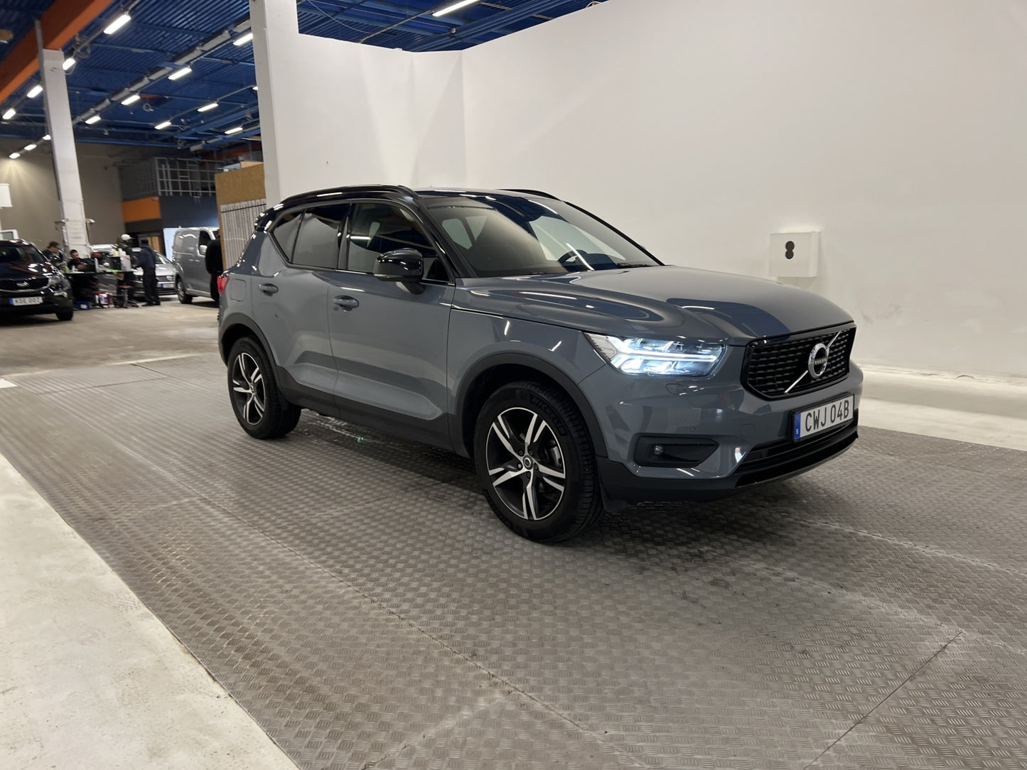 Volvo XC40 T2 129hk R-Design VOC Värmare Kamera Navi Carplay