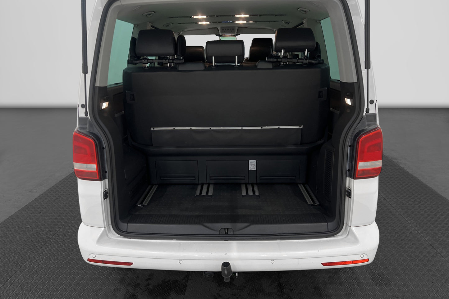 Volkswagen Multivan 2.0TDI Värmare P-Sensor Dragkrok 7-Sits