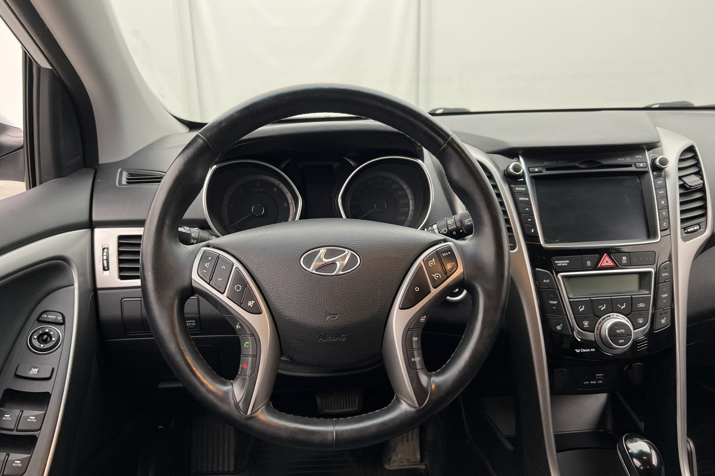 Hyundai i30 CRDi 136hk Premium Värmare Kamera Navi 0.42L/mil