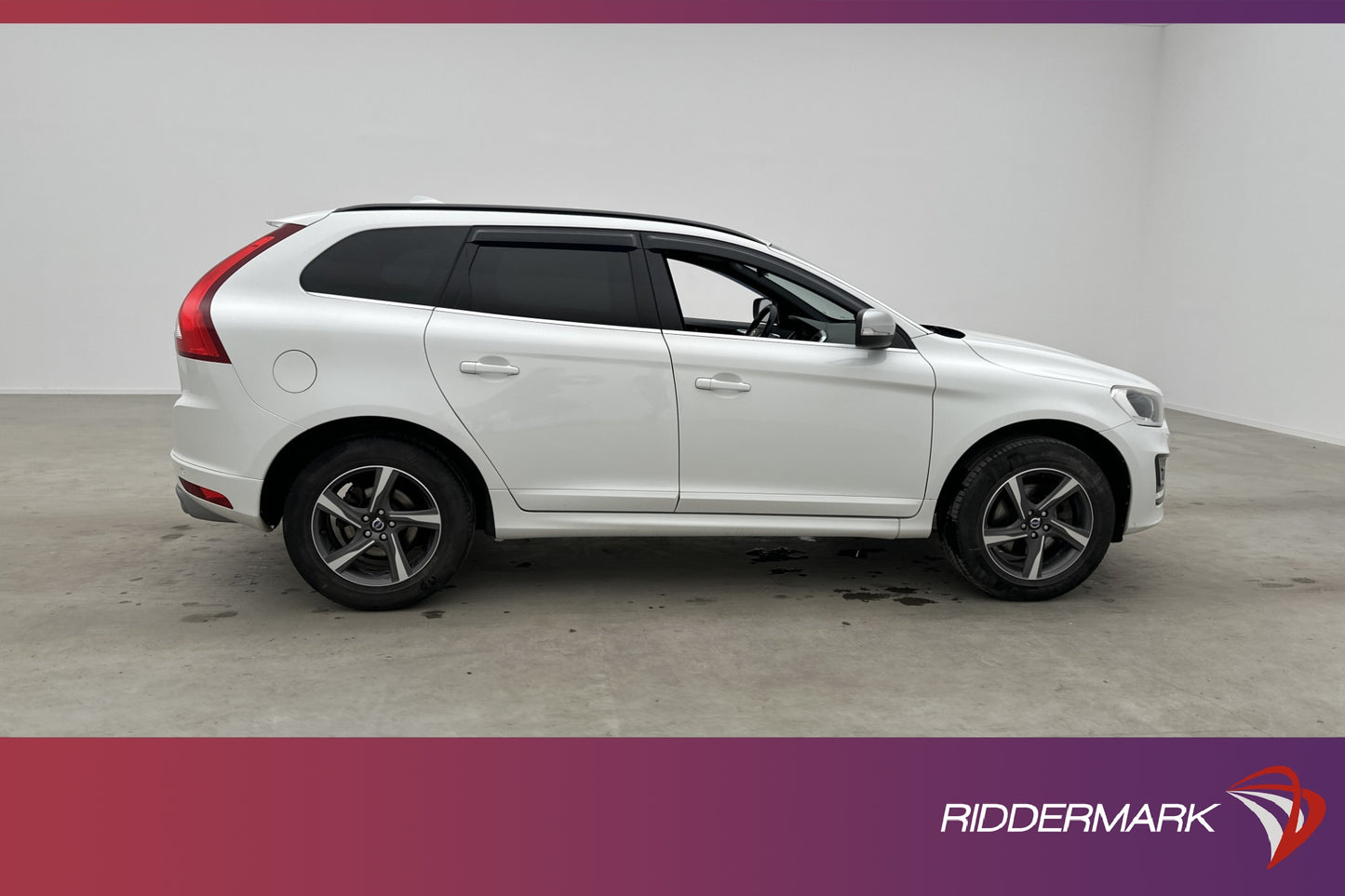 Volvo XC60 D4 AWD R-Design Pano VOC Navi Skinn BLIS Drag