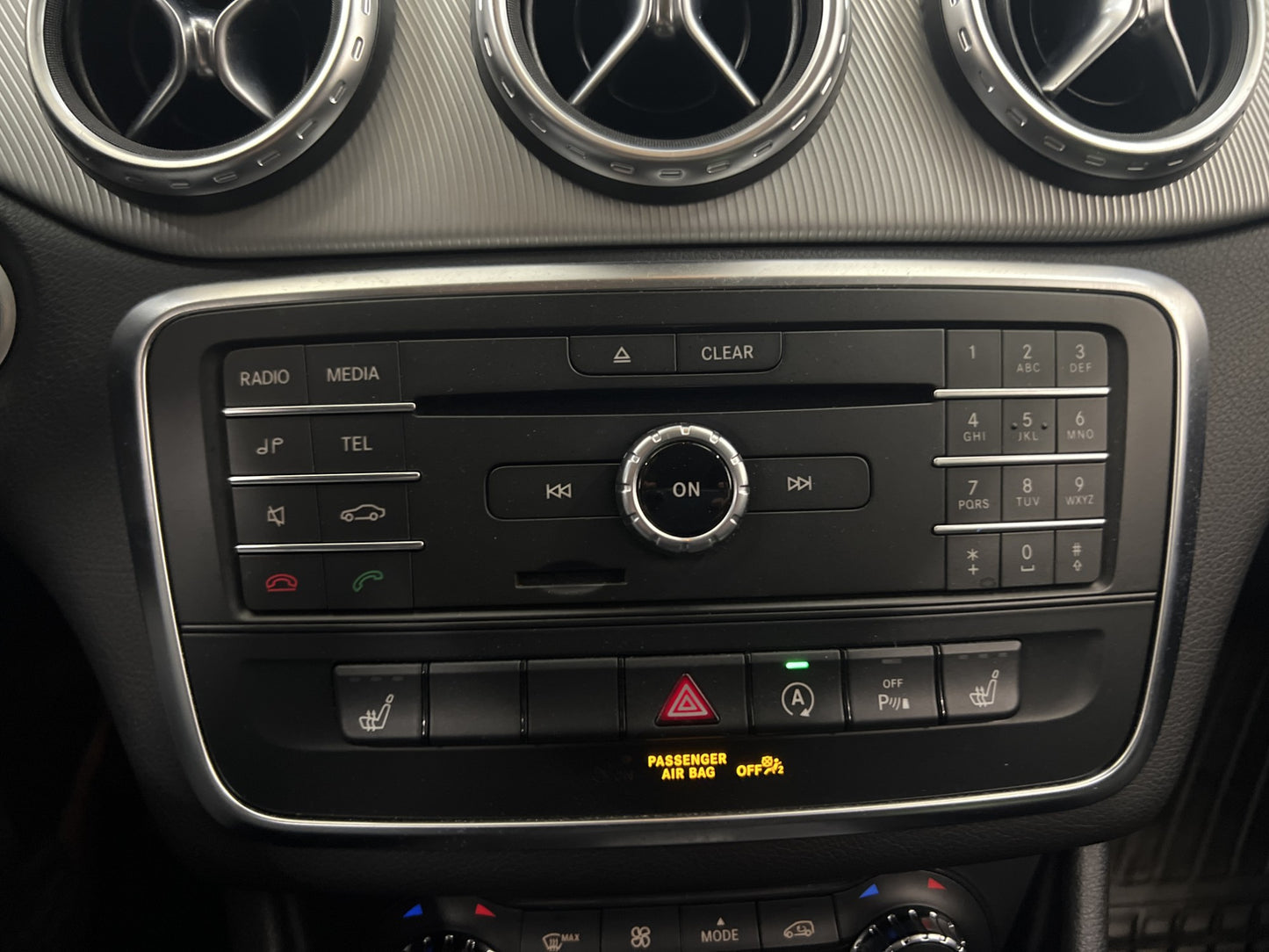 Mercedes-Benz GLA 200 Urban Line Night CarPlay Kamera Drag