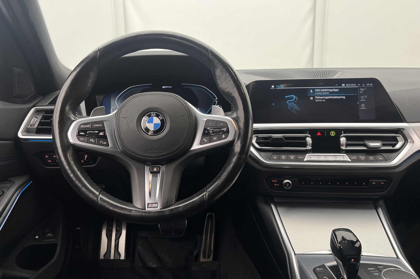 BMW 330 e xDrive Touring M Sport HiFi Kamera Elstolar MOMS