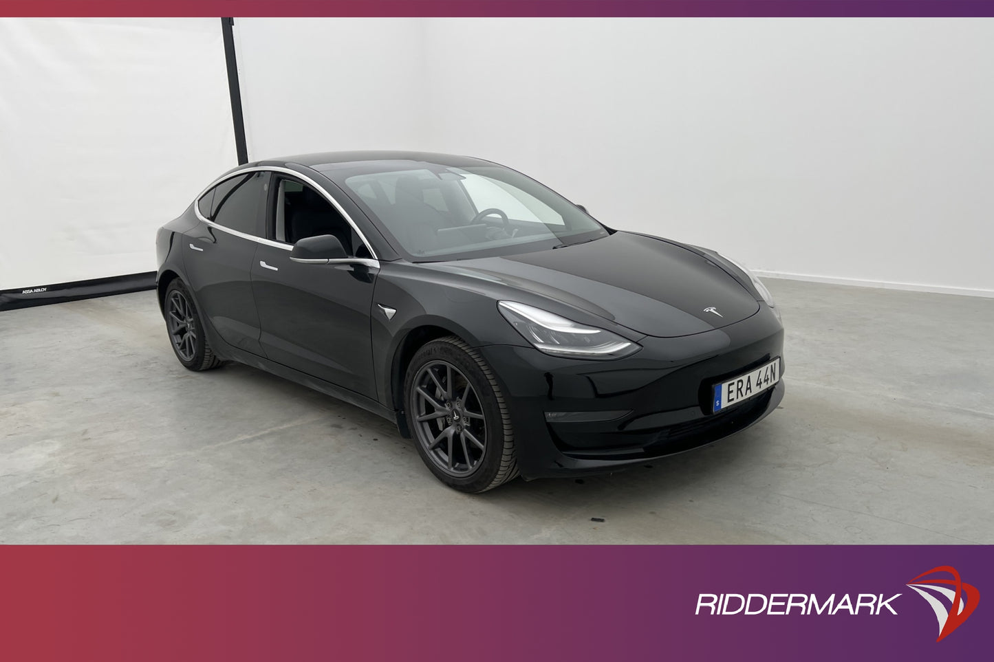 Tesla Model 3 Standard Range Plus 258hk Svensksåld Dragkrok