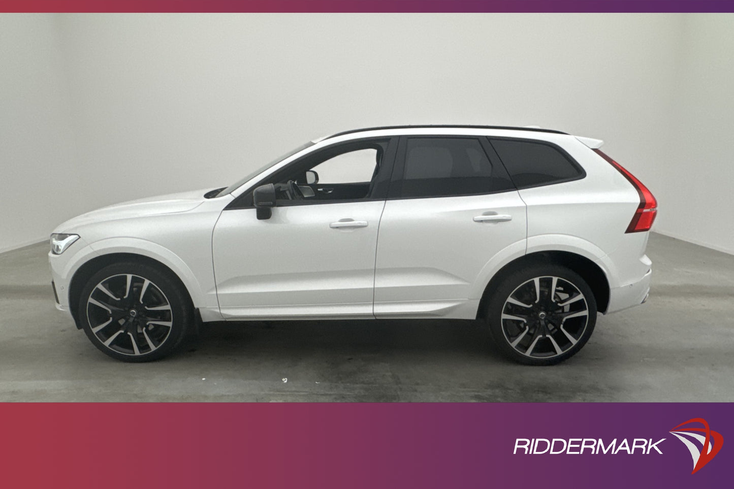 Volvo XC60 B5 AWD R-Design VOC Pano B&W 360° HuD D-Värm Drag