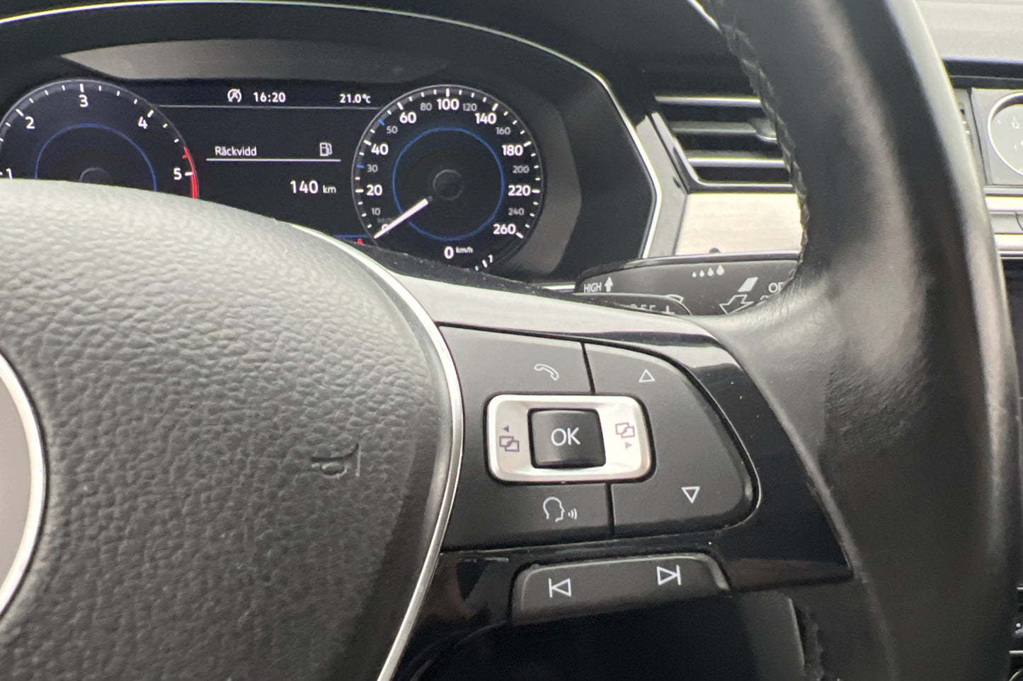 Volkswagen Passat GTS 4M 240hk R-Line Cockpit Värmare Drag