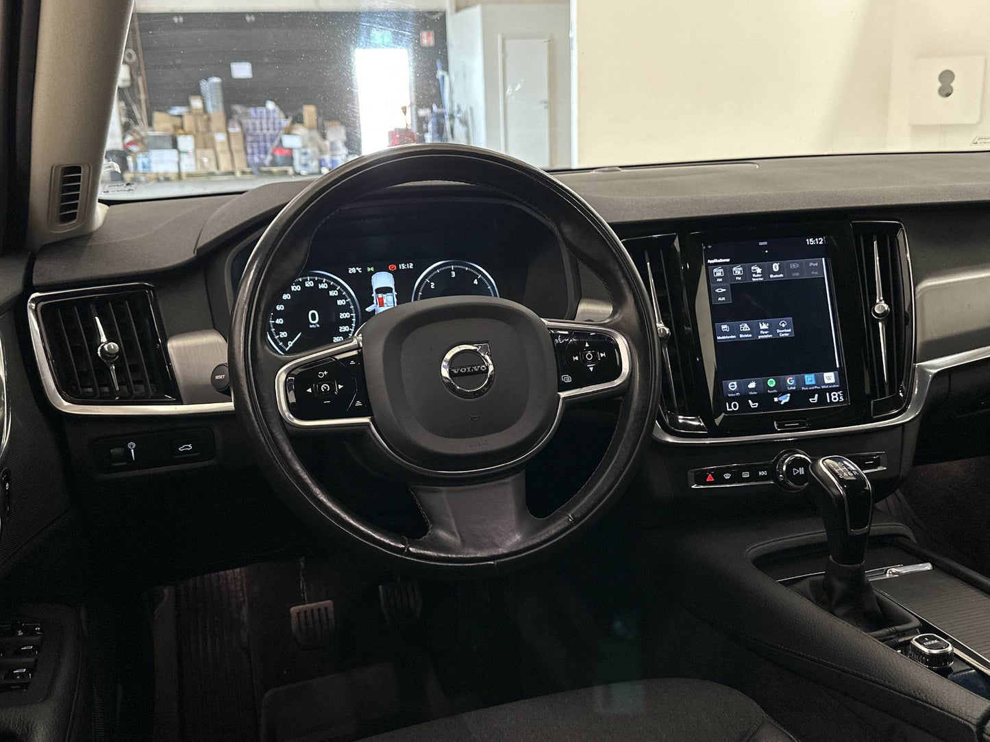 Volvo V90  D3 Momentum VOC D-Värm Navi B-Kam BLIS 150hk