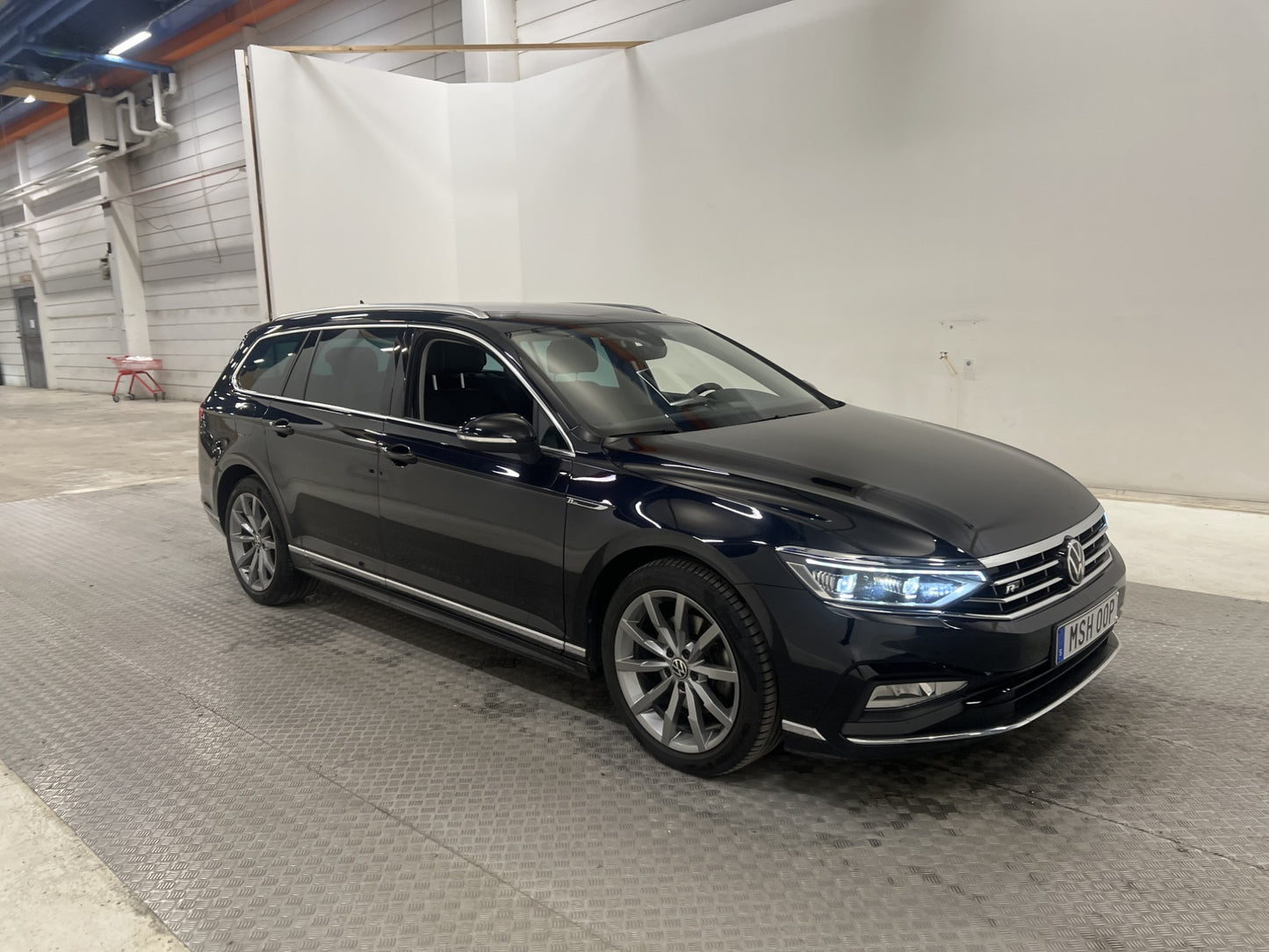 Volkswagen Passat 2.0 TDI 4M 200hk R-line D-värm Kamera Drag