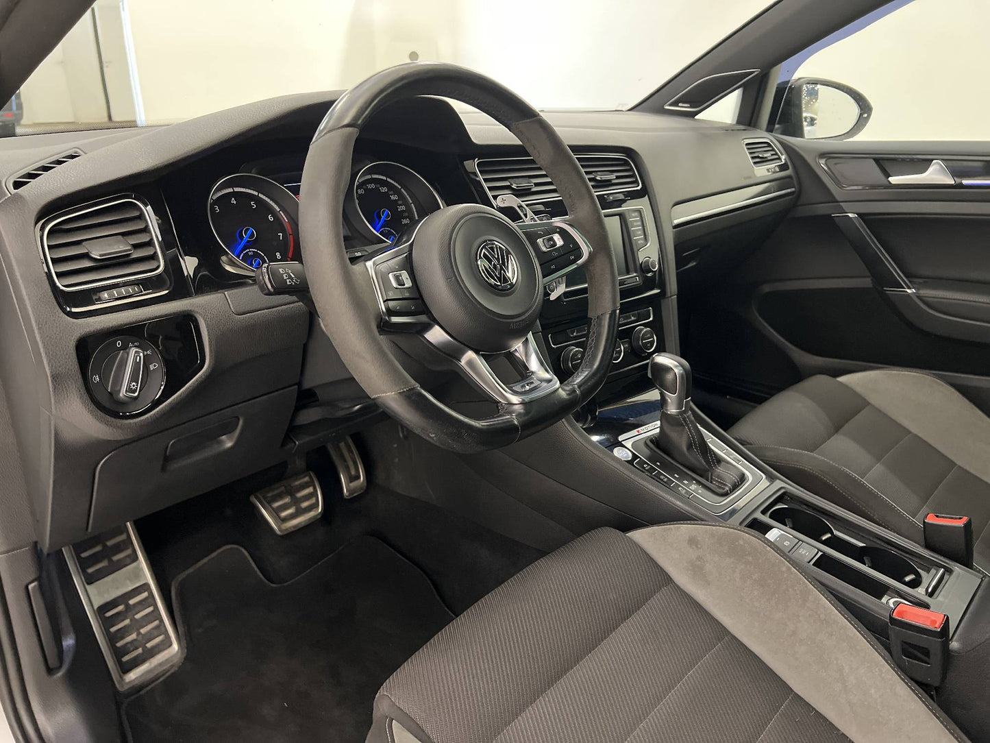 Volkswagen Golf R 2.0 4M 300hk  Pano Carplay Dynaudio B-Kam