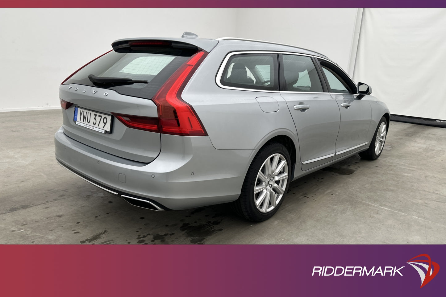 Volvo V90 D3 AWD Inscription VOC Pano B&W Luft 360° Drag