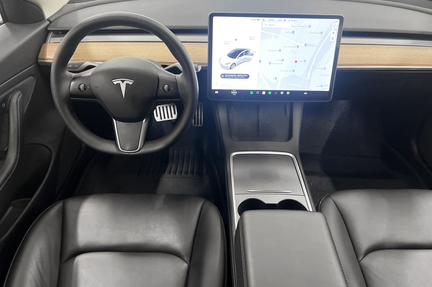 Tesla Model 3 Long Range AWD 440hk Svensksåld Dragkrok MOMS