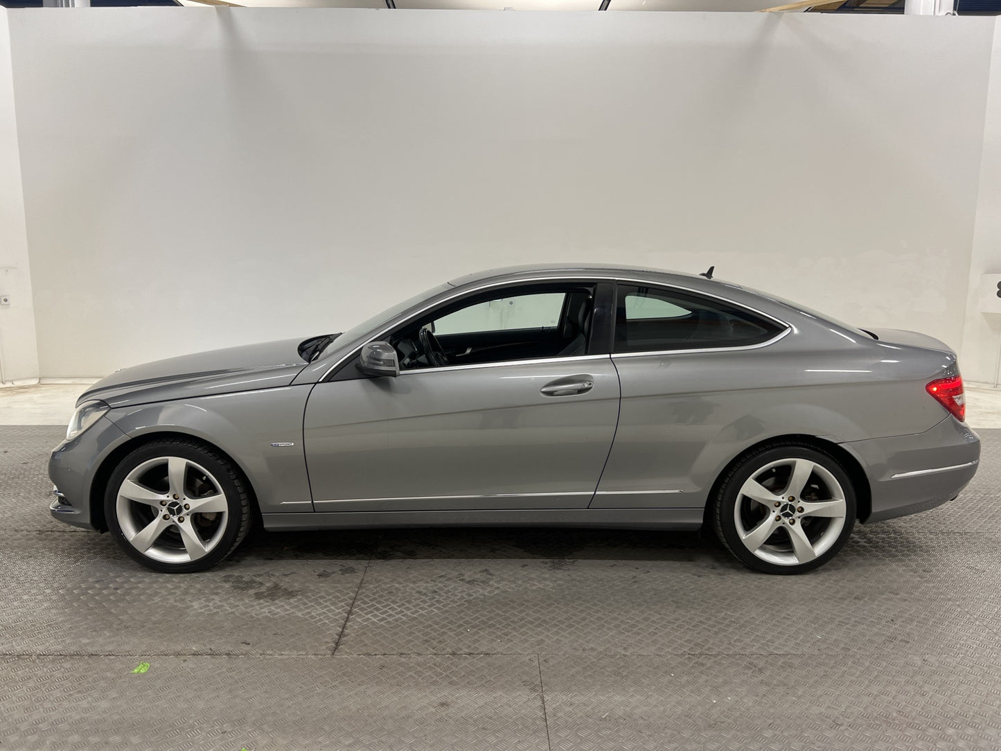 Mercedes-Benz C 180 Coupé 156hk Sensorer Navi Drag Välservad