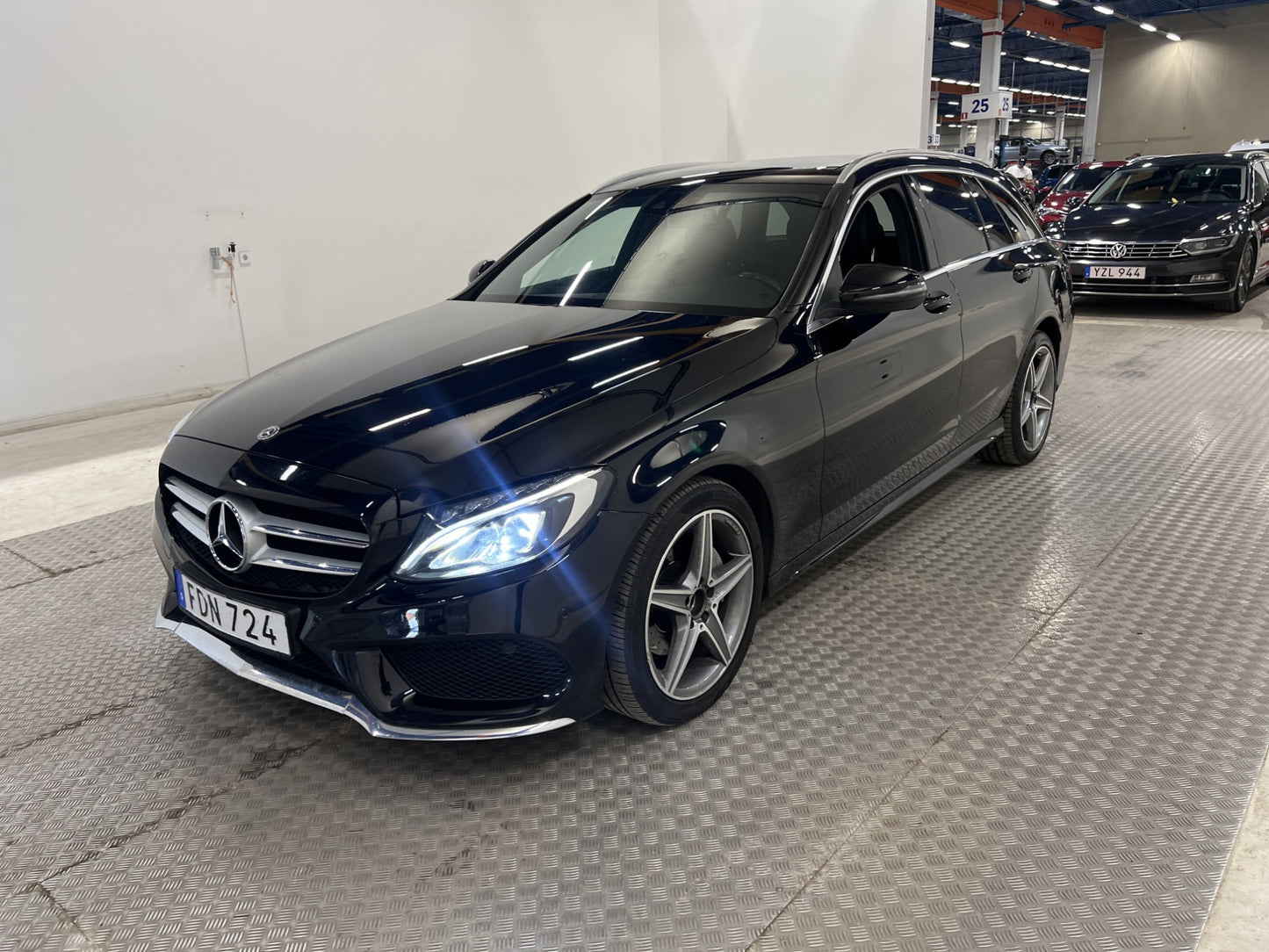 Mercedes-Benz C 220 T 4M 170hk Drag Skinn Pano LED Burmester