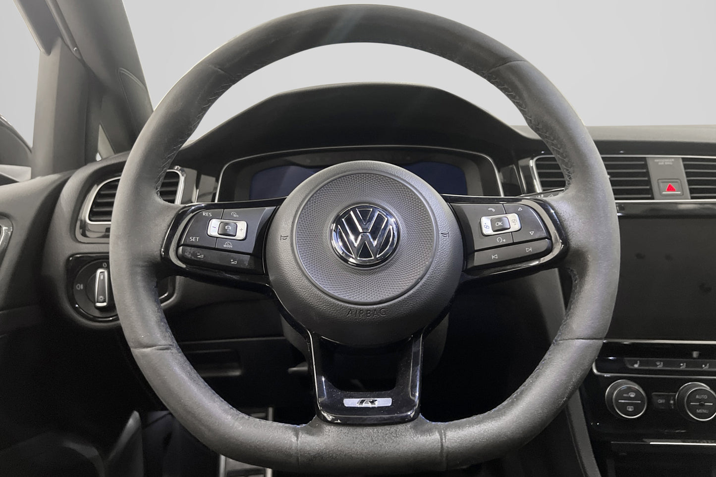 Volkswagen Golf R 4M 310hk Cockpit Pretoria P-sensorer