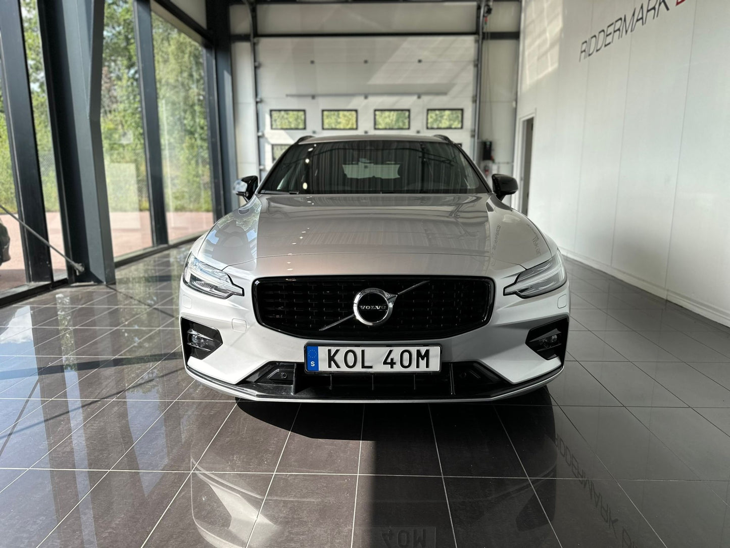 Volvo V60 B4 197 hk R-Design Skinn Navi VOC BLIS P-klimat