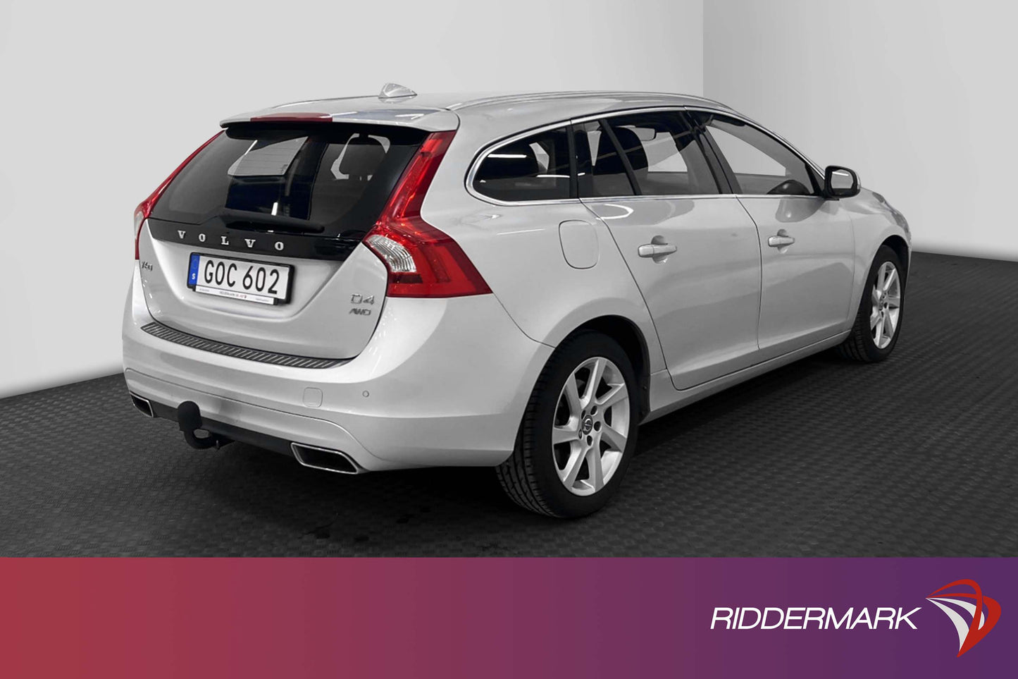 Volvo V60 D4 AWD 181hk Summum Välservad Skinn D-värm Drag