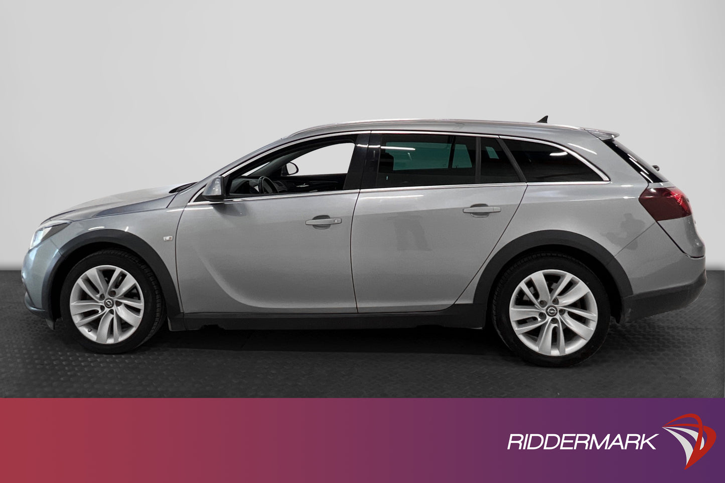 Opel Insignia Country Tourer 4x4 163hk Värmare Navi Drag PDC