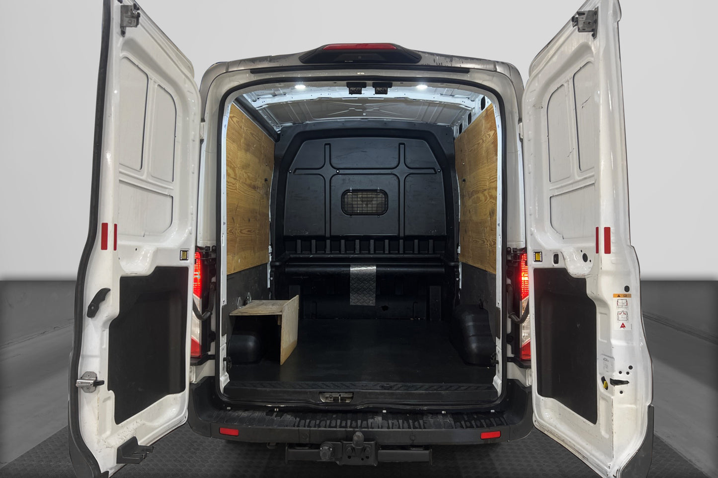 Ford Transit 350 CrewVan  L3H2 170hk Värmare Drag 6Sits Moms