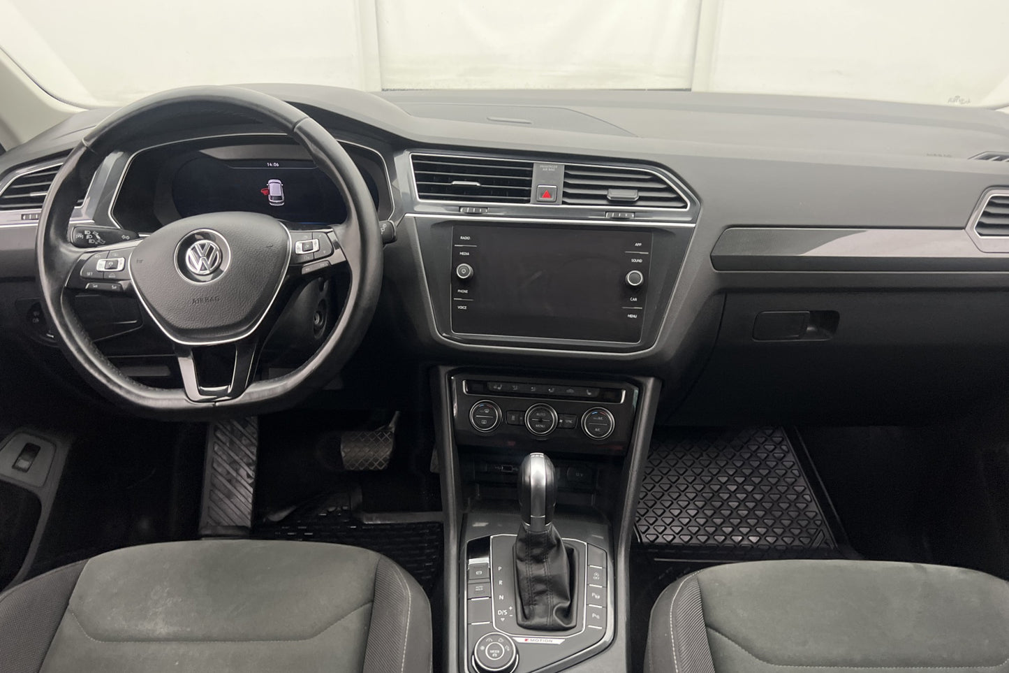 Volkswagen Tiguan 2.0 TDI 4M R-Line Cockpit Värm Kamera Drag