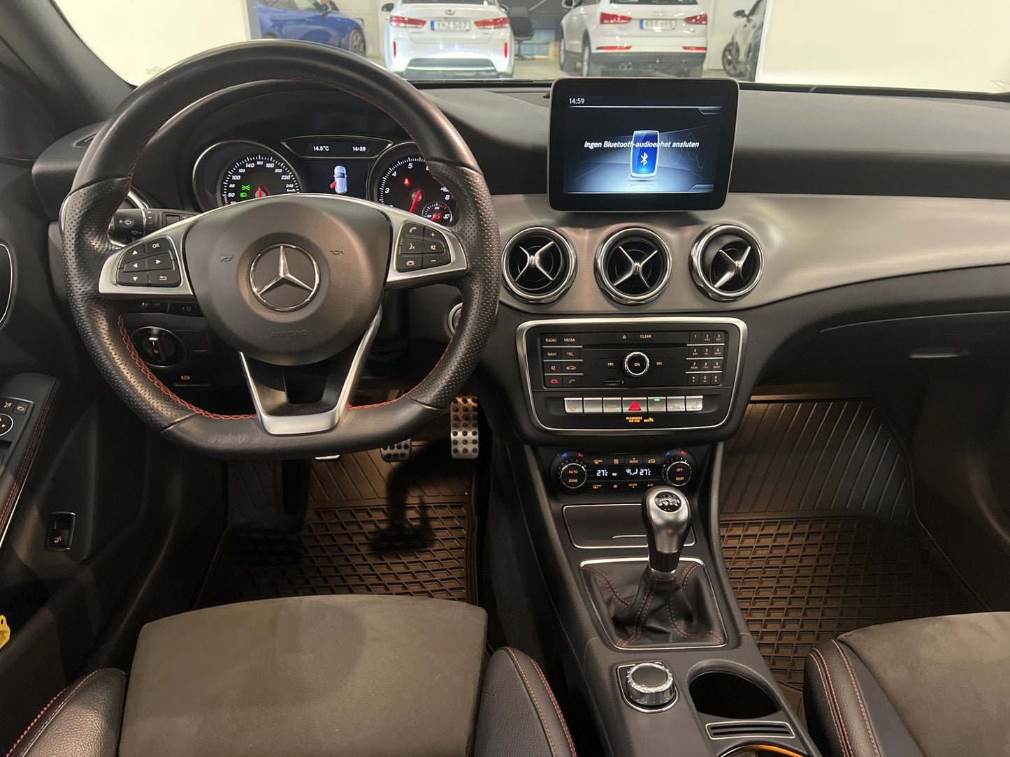 Mercedes-Benz GLA 180 AMG Pano Kamera Välservad LÅGMILAD