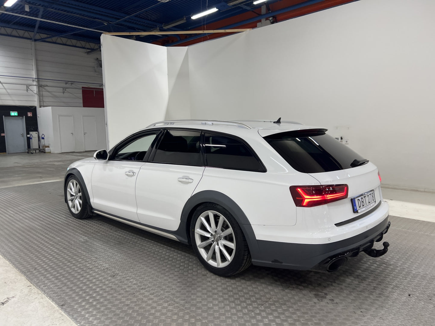 Audi A6 Quattro Allroad 3.0 TDI V6 218hk D-värm Drag S-Line