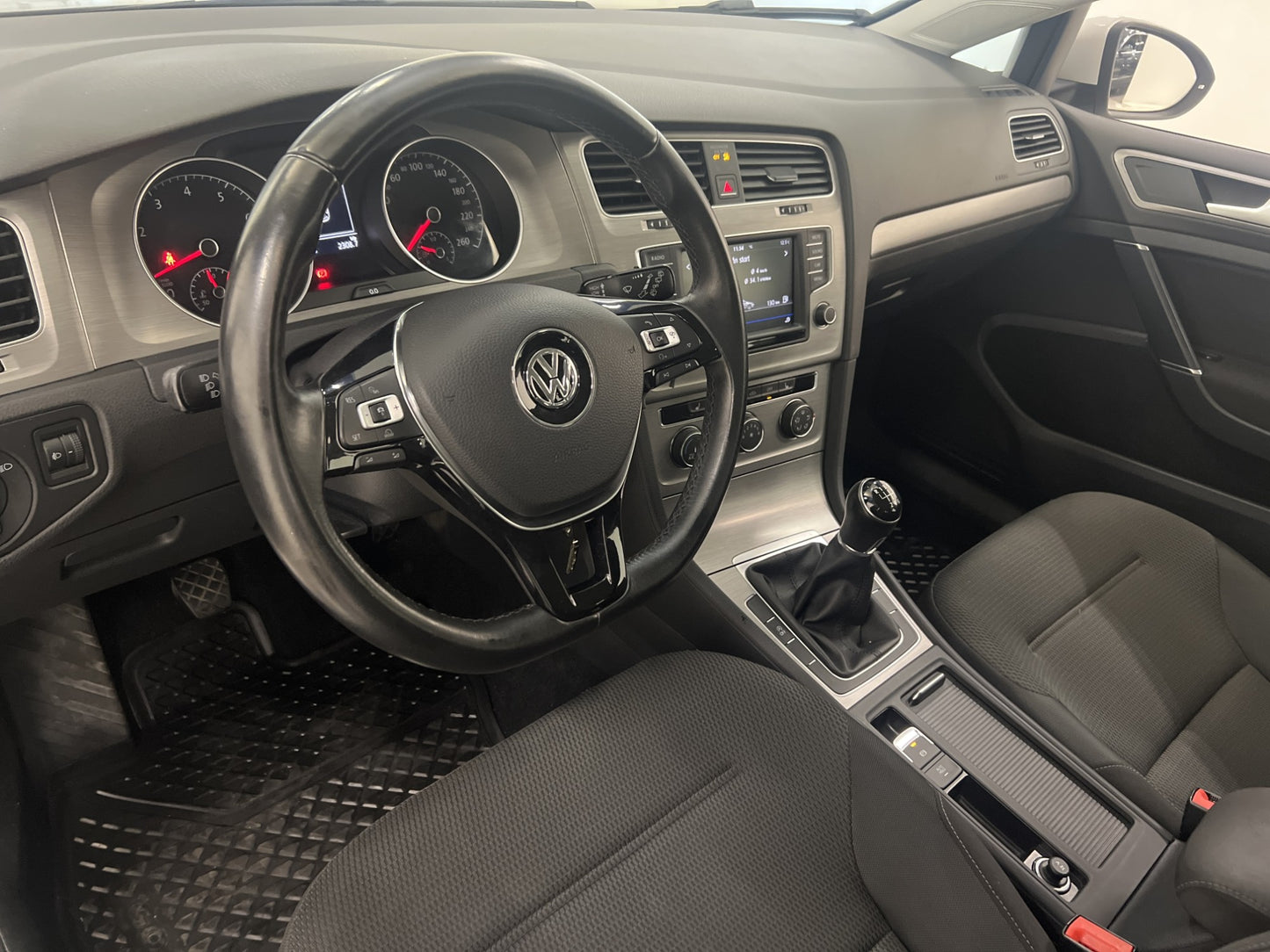 Volkswagen Golf 1.2 TSI 110hk M-värmare Välservad 2-Brukare