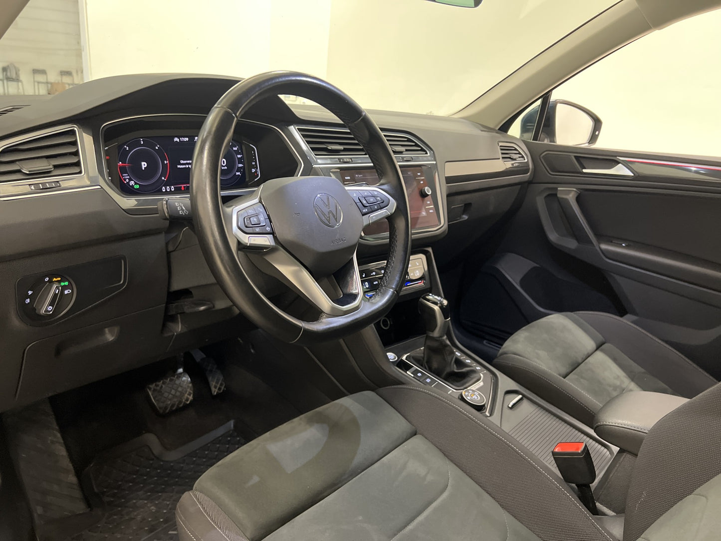 Volkswagen Tiguan TDI 4M 200hk Elegance Cockpit Värmare Drag