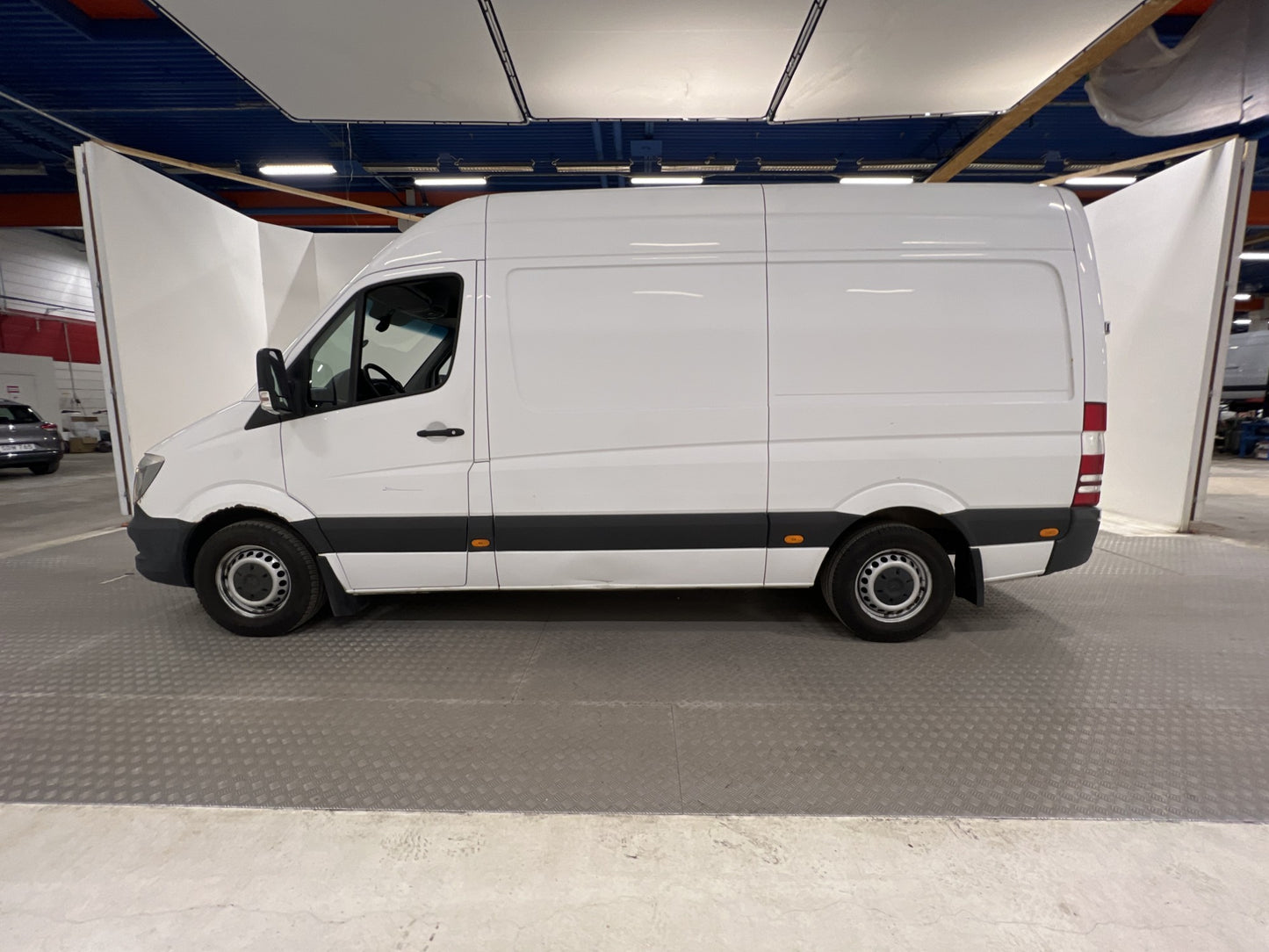 Mercedes-Benz Sprinter L2H2 316CDI Värmare 3-Sits 1-Ägare