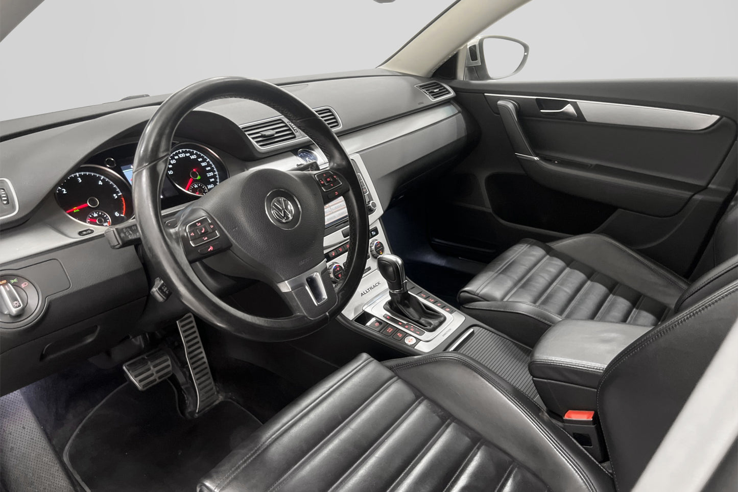 Volkswagen Passat Alltrack 2.0TDI 4M Skinn D-värm B-Kam Drag