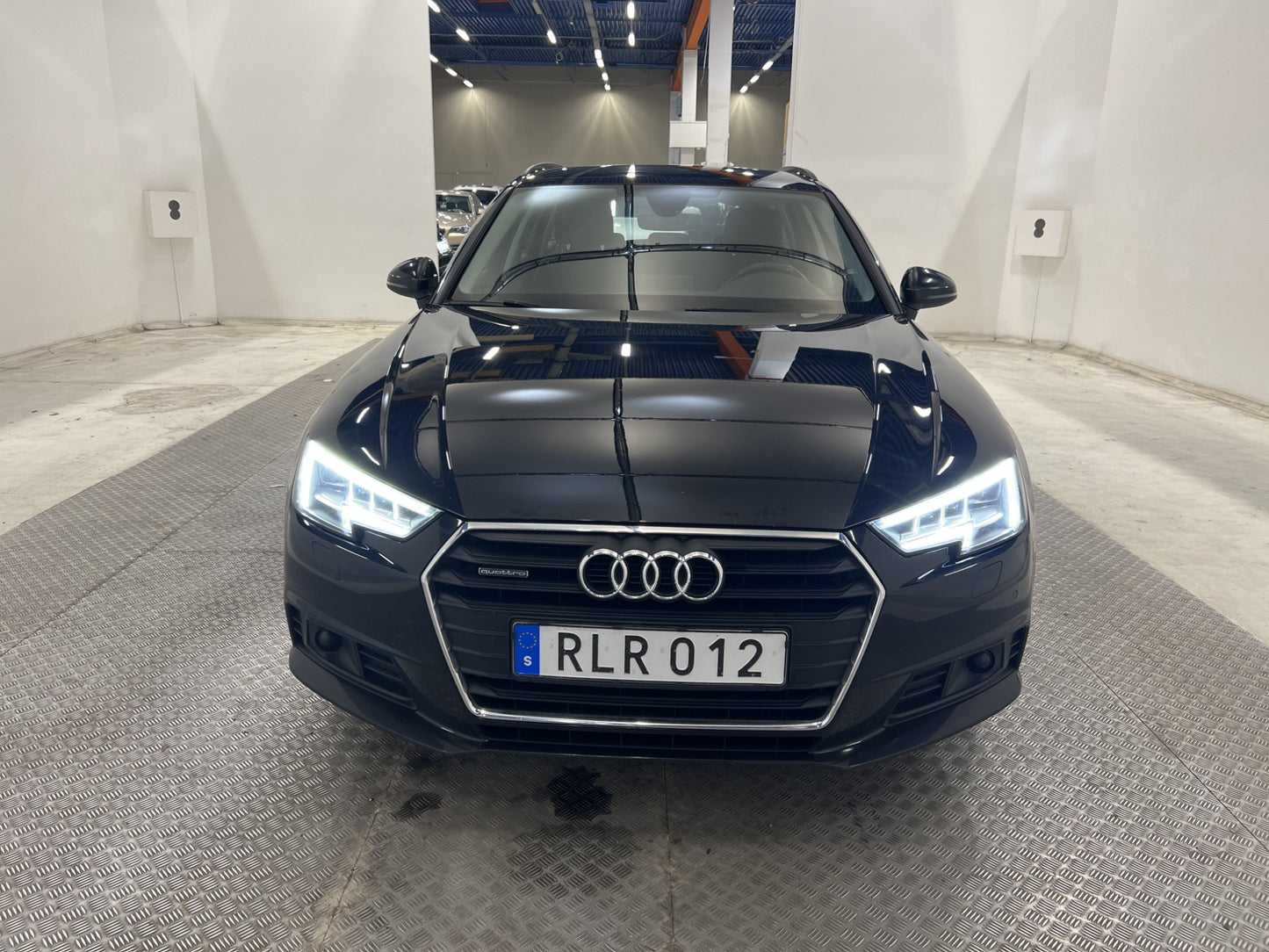 Audi A4 2.0 TDI Quattro 190hk Cockpit Navigation Euro 6