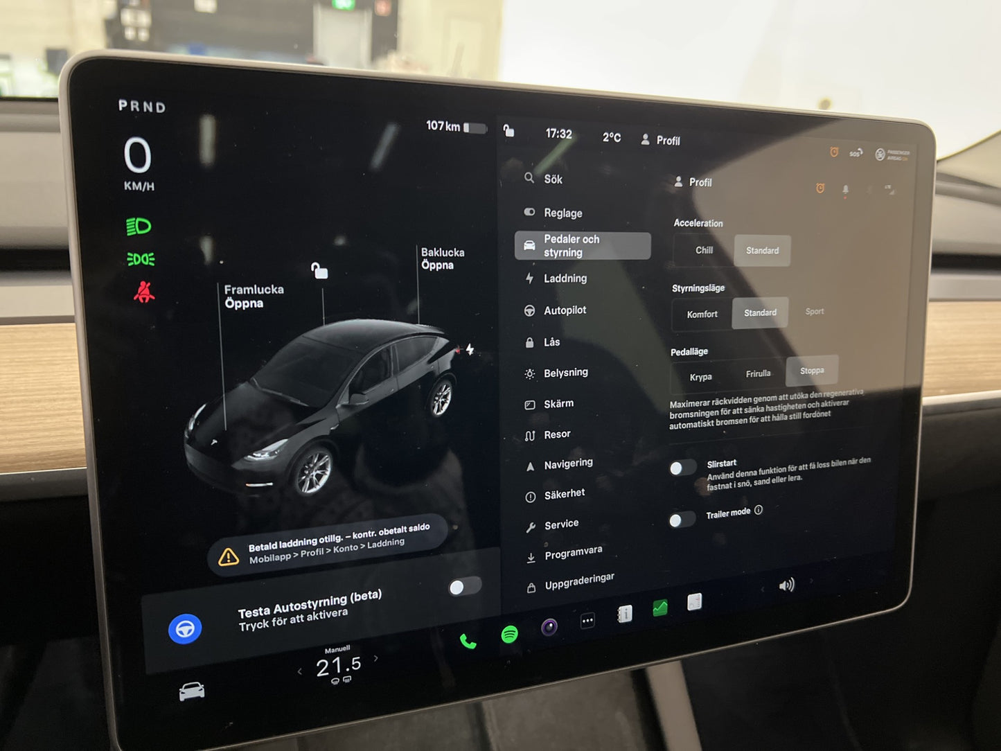 Tesla Model Y Standard Range 299hk Pano Drag Sv.Såld MOMS