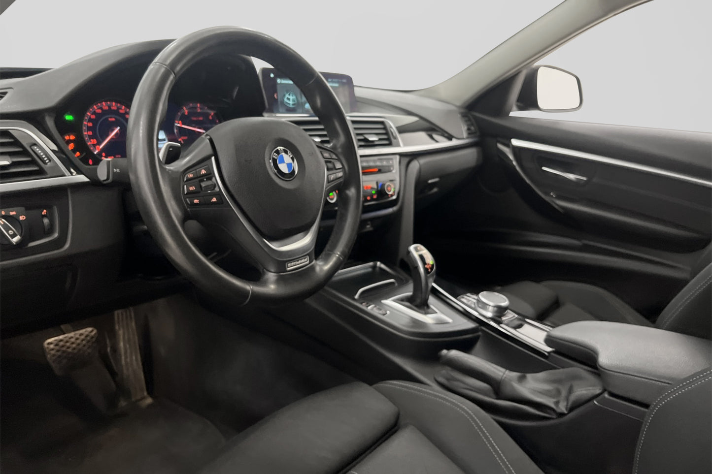 BMW 320 d xDrive Touring 190hk Sport line Navi Cockpit MOMS