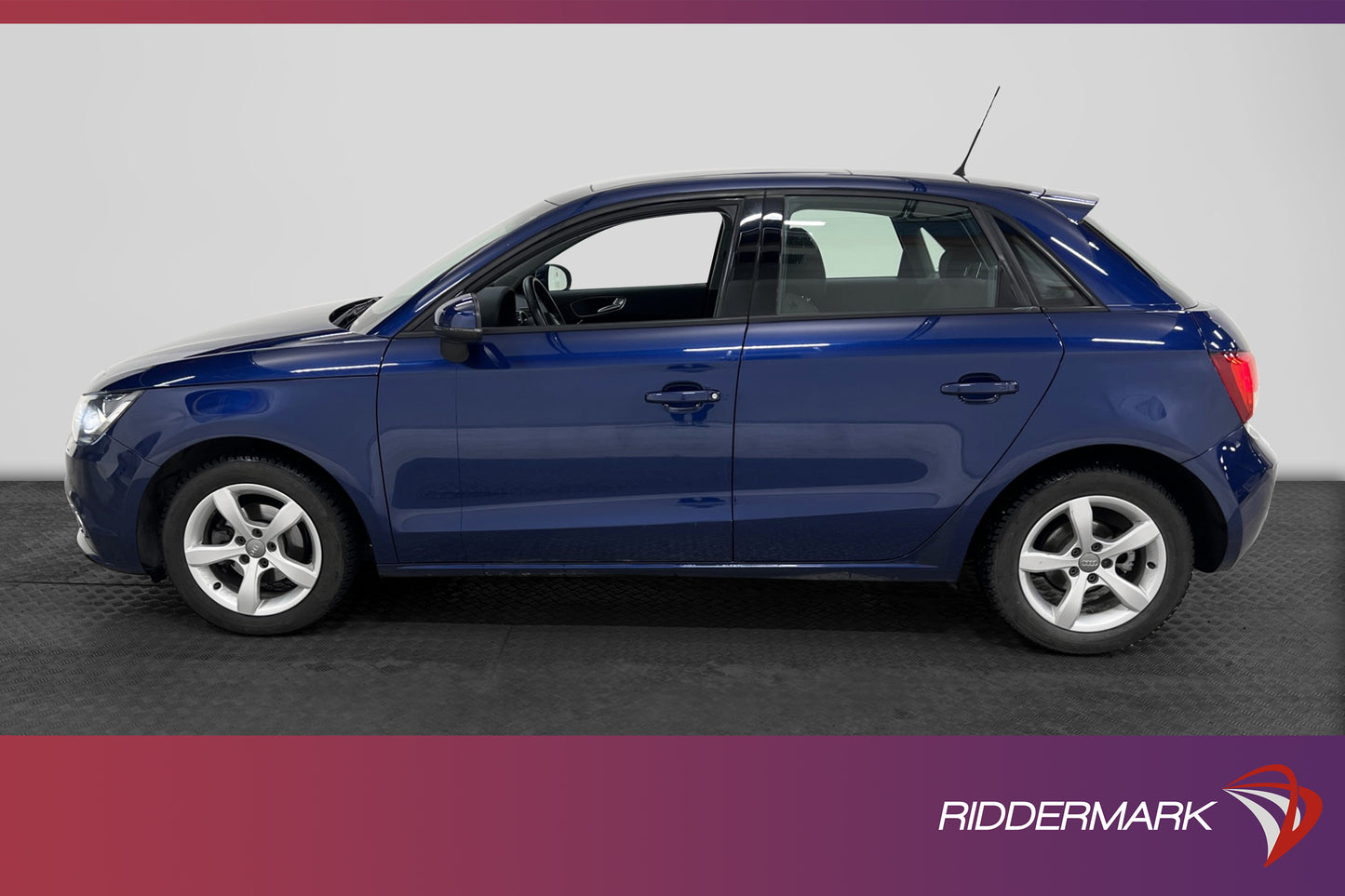 Audi A1 1.6 TDI 90hk Proline Panorama P-sensorer 1 Ägare