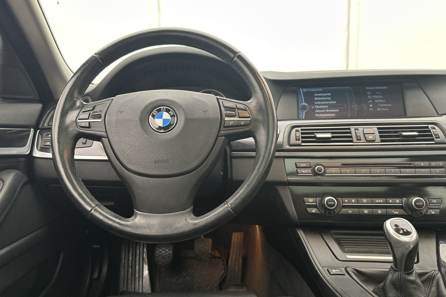 BMW 520 d Touring 184hk Panorama Navi Skinn Kamera Välservad