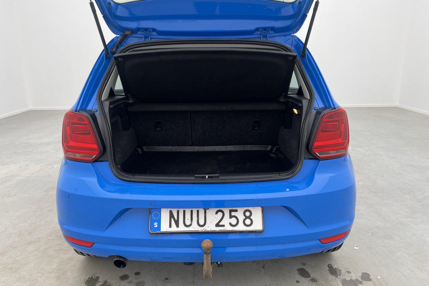 Volkswagen Polo 1.2 TSI 90hk Premium Kamera Farthållare Drag