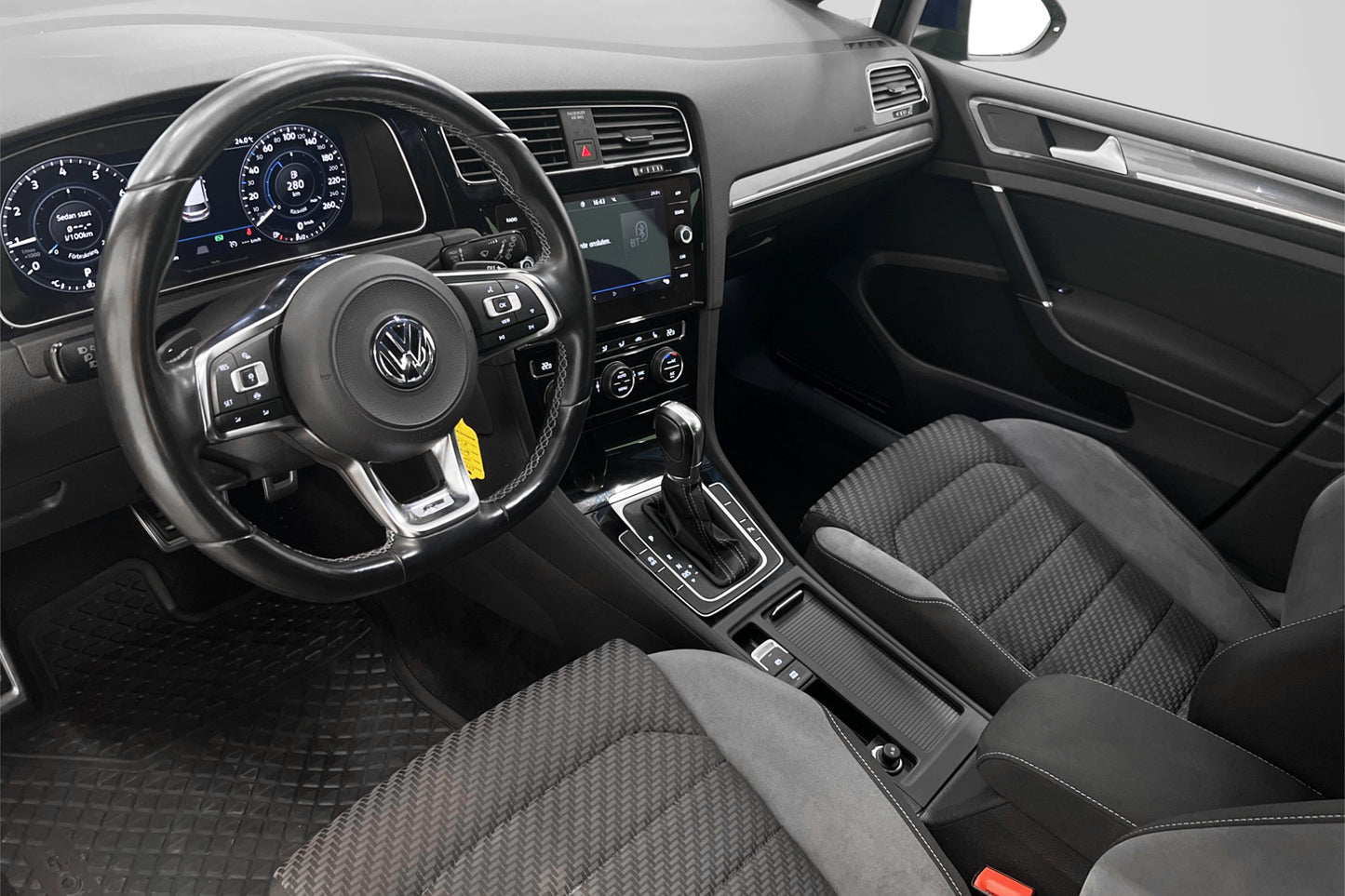 Volkswagen Golf 1.5 TSI 150hk R-line Cockpit Xenon 0.43L/Mil