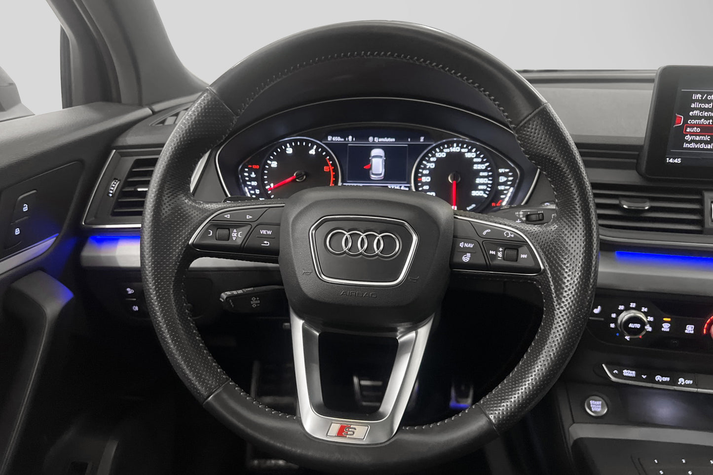 Audi Q5 TDI Quattro 190hk S-Line Pano Värm Luft Ambient Drag