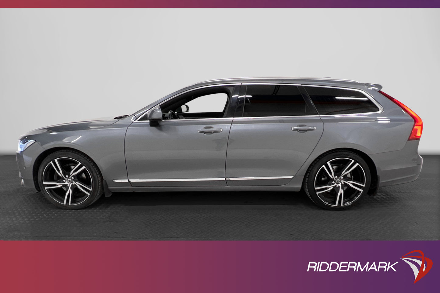 Volvo V90 D5 AWD Inscription D-värm VOC HUD 360 Pano B&W