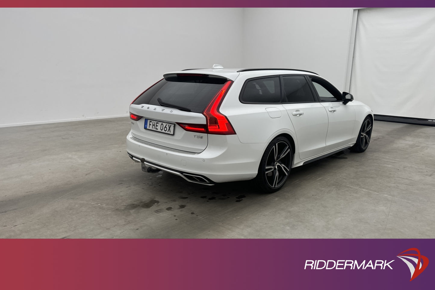 Volvo V90 T5 250hk R-Design VOC P-Värmare H/K 360° Navi Drag