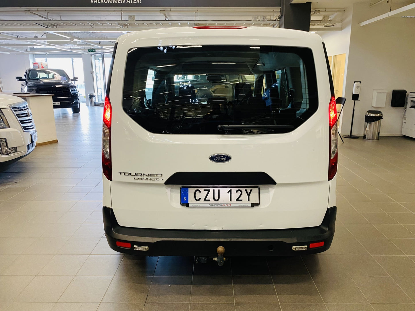 Ford Grand Tourneo Connect 100hk Värmare Drag 5-Sits Moms