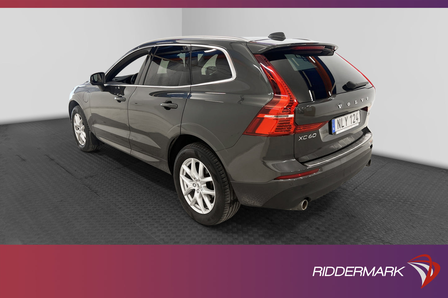 Volvo XC60 T8 TwEn AWD 392hk Momentum Advanced  Pano Moms