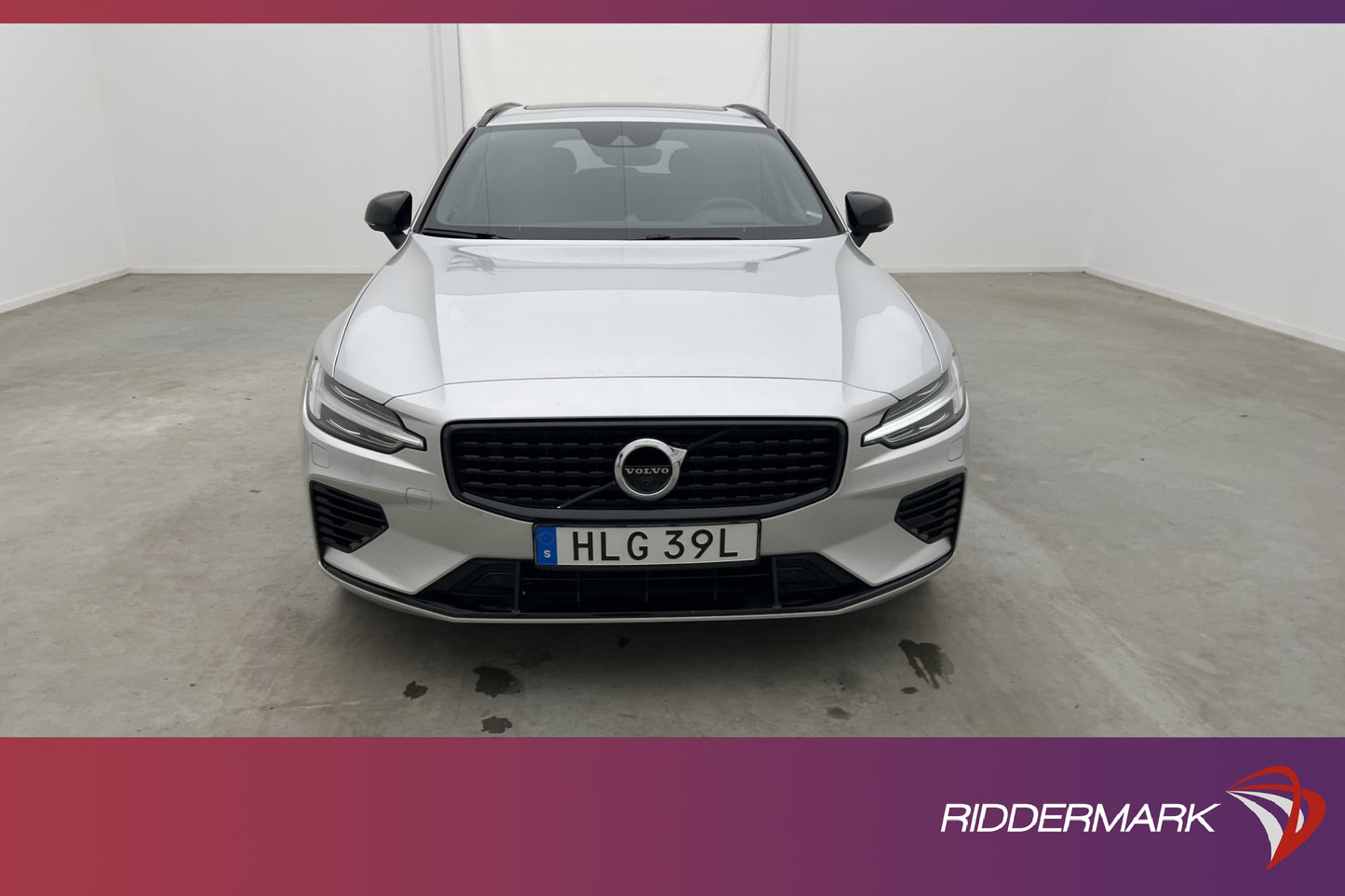 Volvo V60 Recharge T8 AWD R-Design VOC Pano B&W HUD 360 Drag