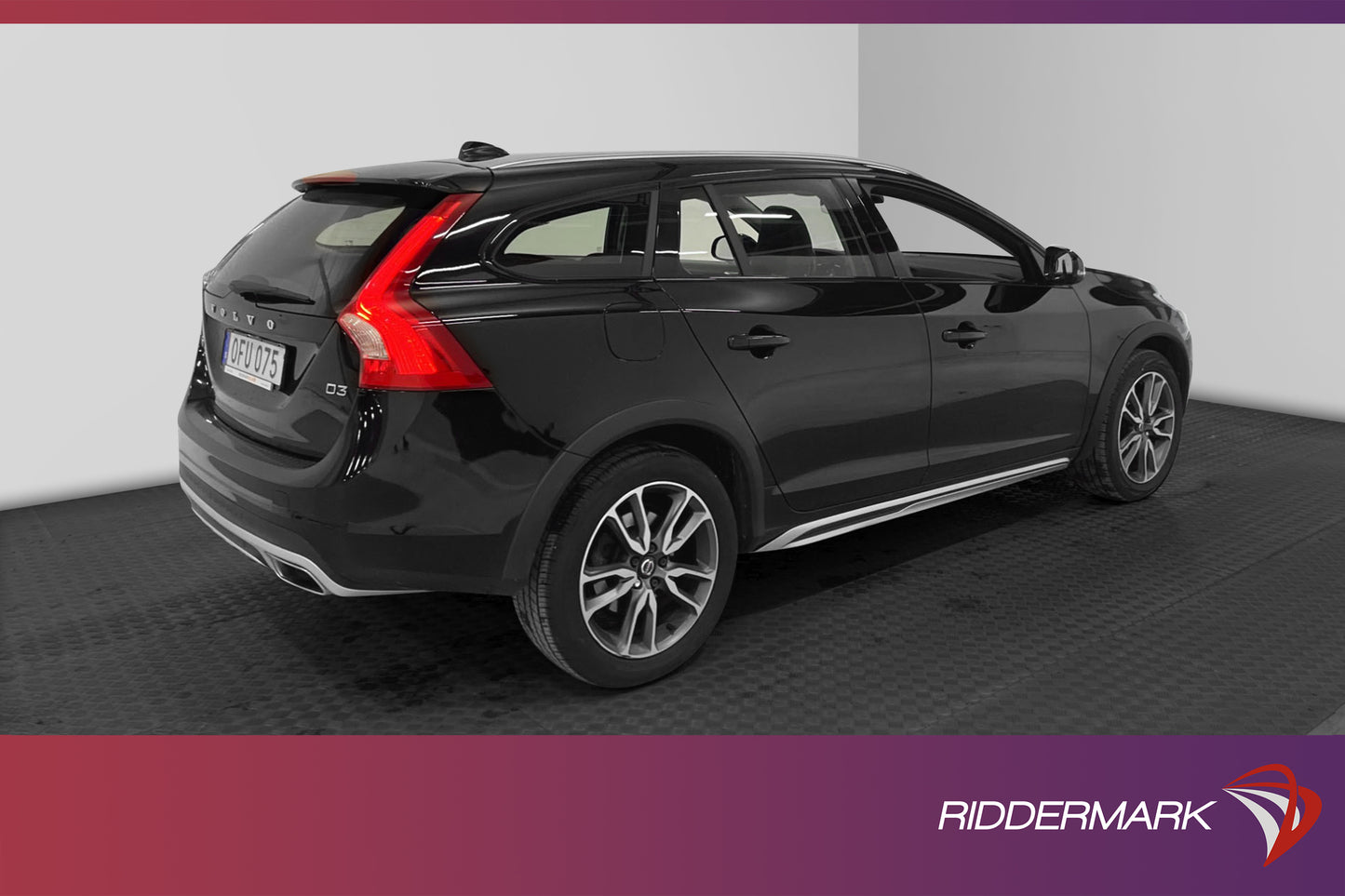 Volvo V60 Cross Country D3 Summum Värmare VOC Skinn Navi