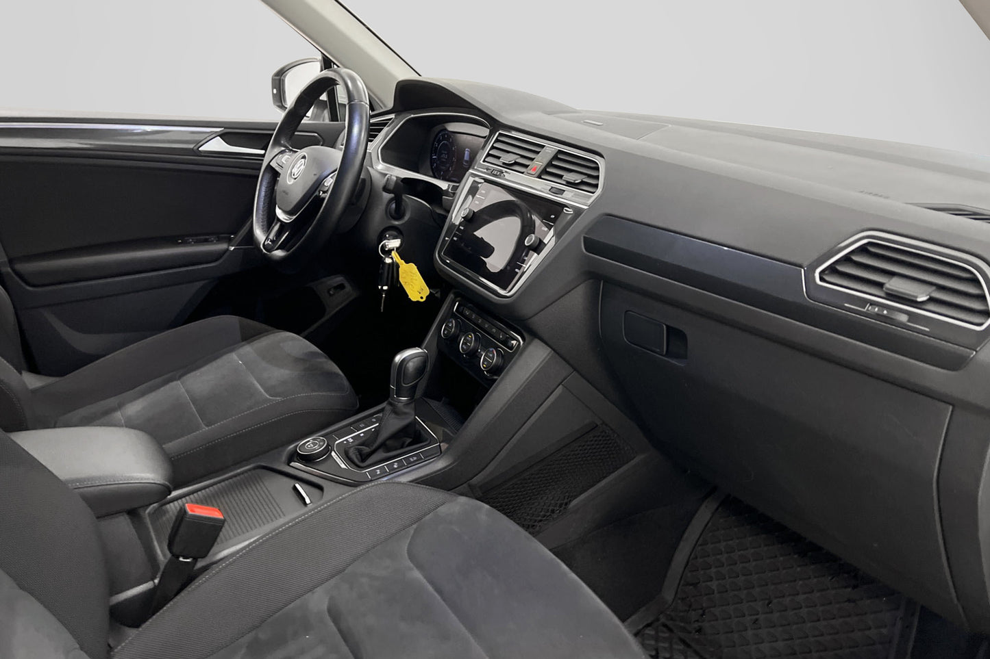 Volkswagen Tiguan 2.0 TSI 4M 180hk Cockpit Värmare Drag Bkam