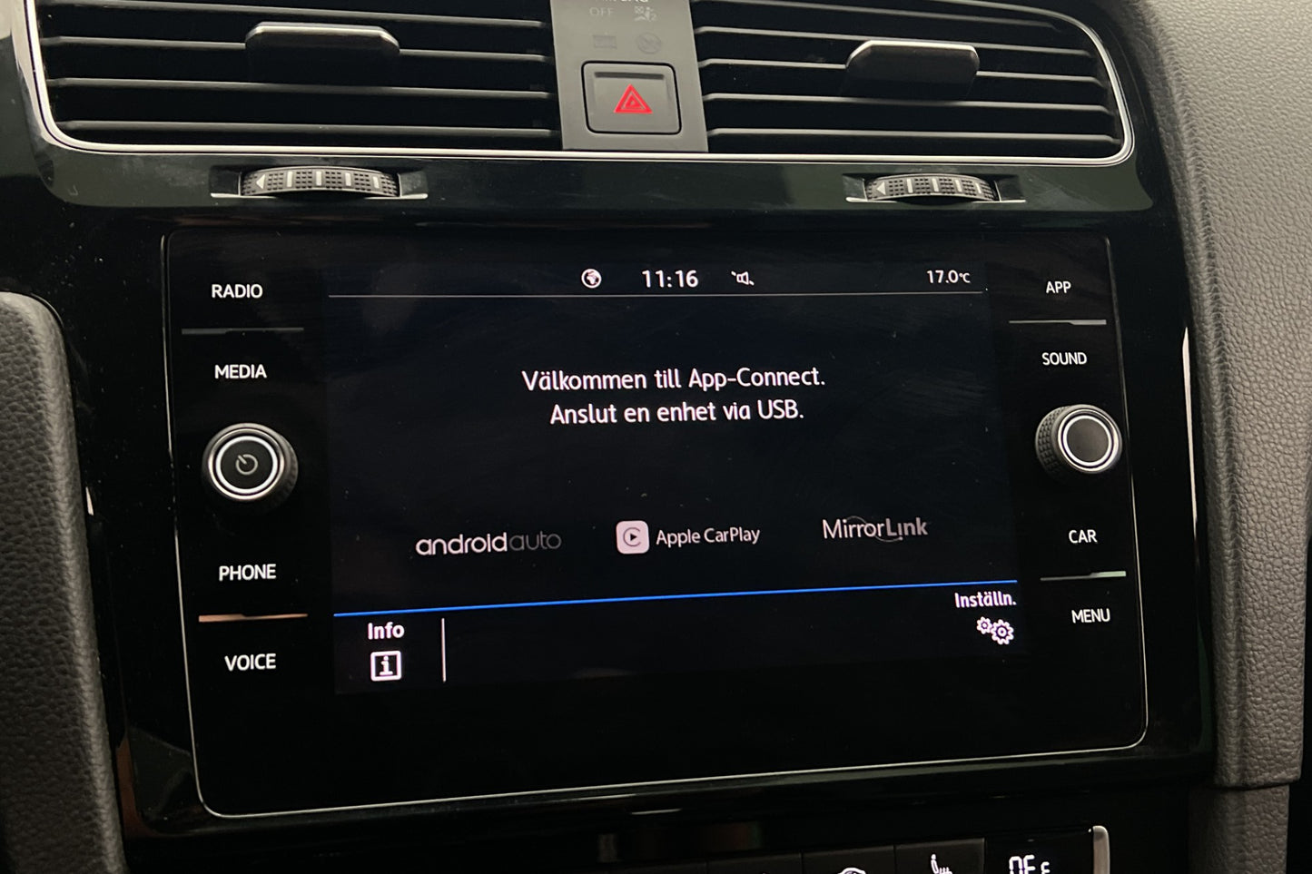 Volkswagen Golf 1.5 TSI 150hk R-Line CarPlay Adaptiv-fart