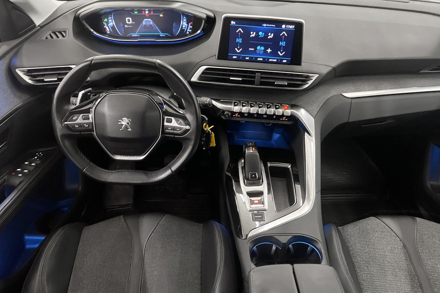 Peugeot 5008 1.2 PureTech 130hk Allure 7-sits Cockpit Skinn